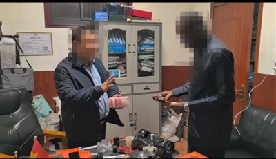 第138回広州交易会の後、顧客が注文のために工場にやって来ました。